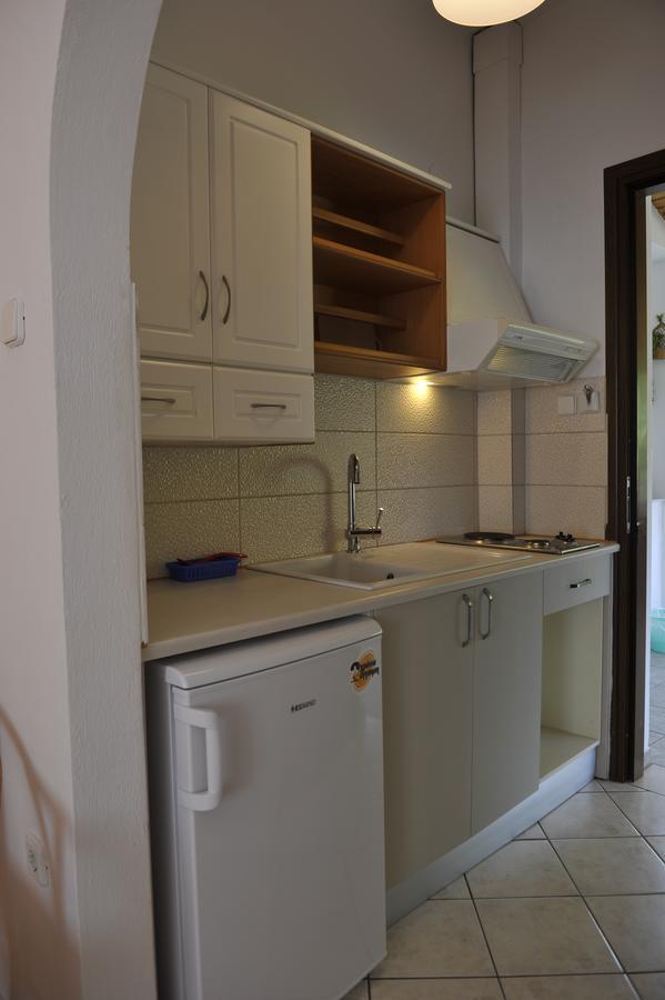 شاطئ ميغالي أموس Hotel Rea المظهر الخارجي الصورة
