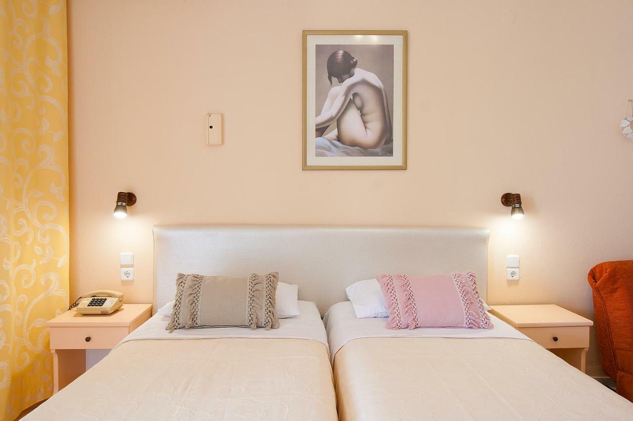 شاطئ ميغالي أموس Hotel Rea المظهر الخارجي الصورة