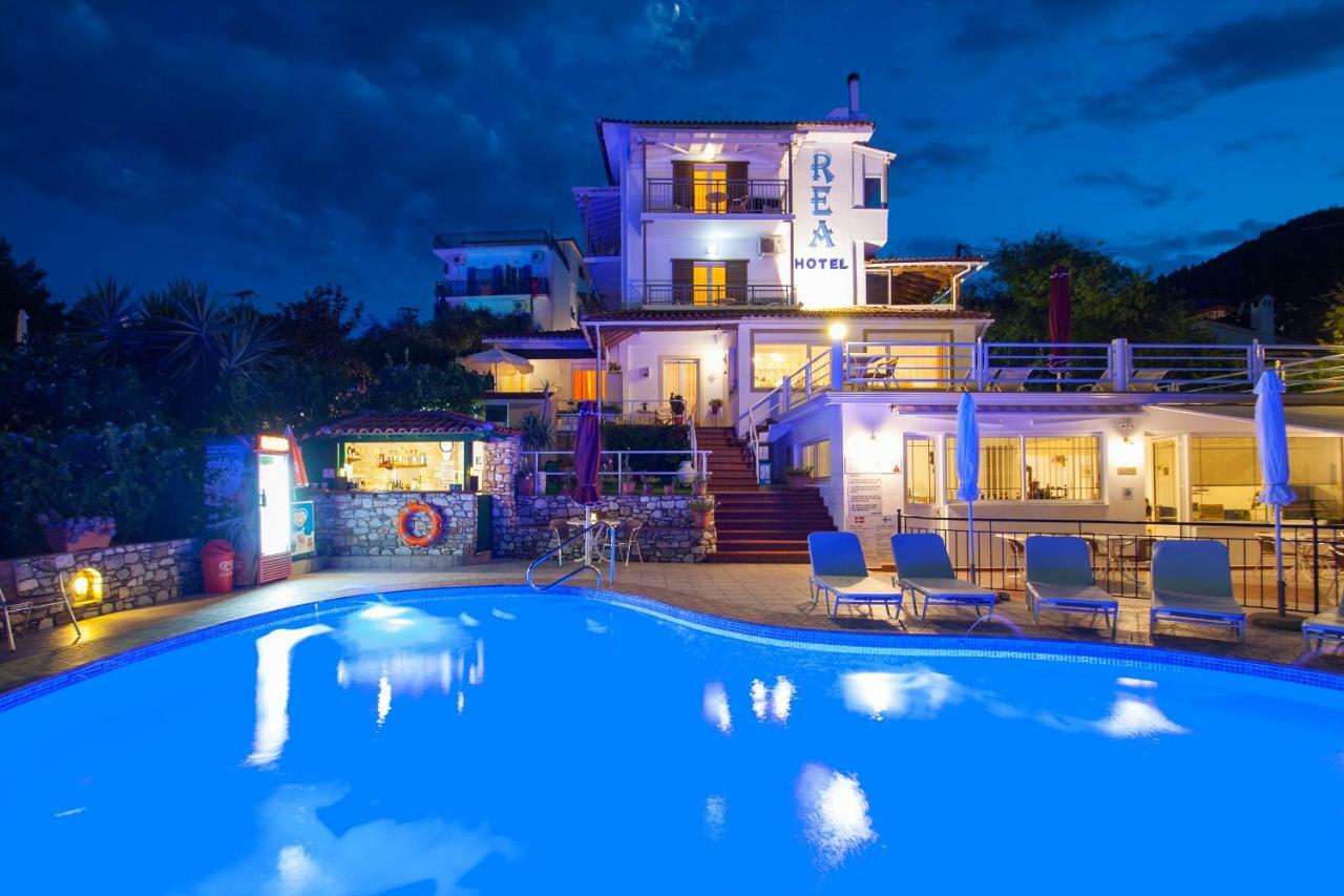 شاطئ ميغالي أموس Hotel Rea المظهر الخارجي الصورة